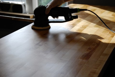 Polering av bänkskiva